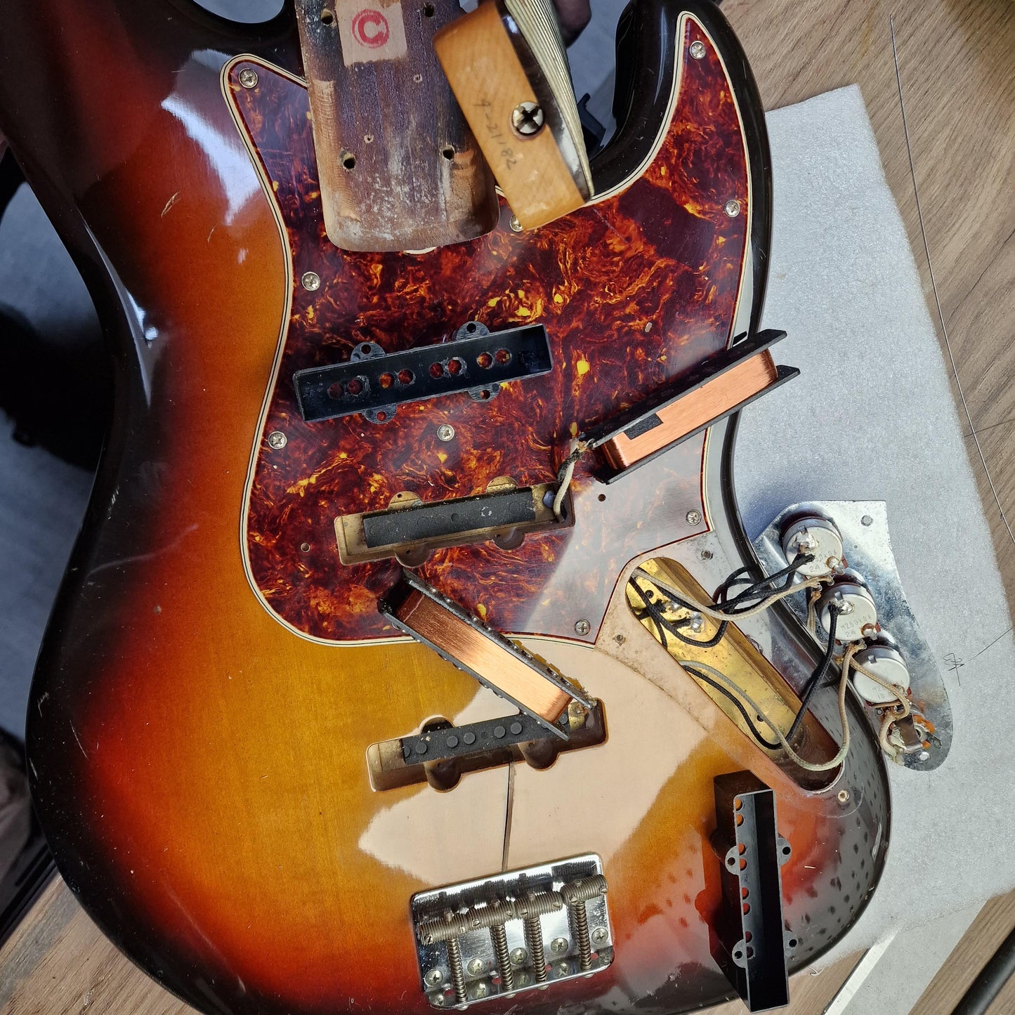 Fender "JV" JB-62 1982 - Sunburst