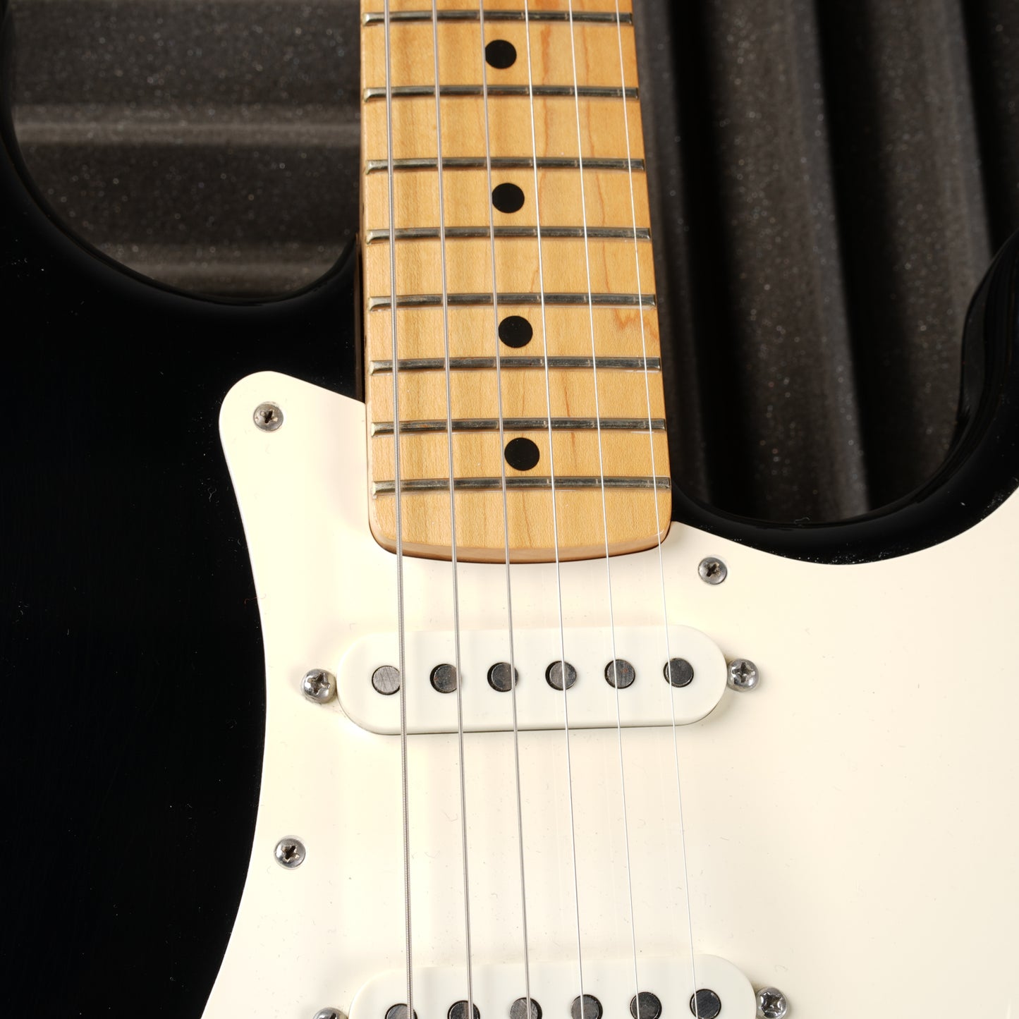Fender Standard Stratocaster with Maple Fretboard 1983 - Black