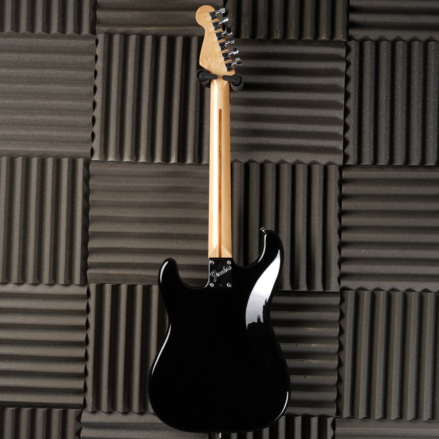 Fender Standard Stratocaster with Maple Fretboard 1983 - Black