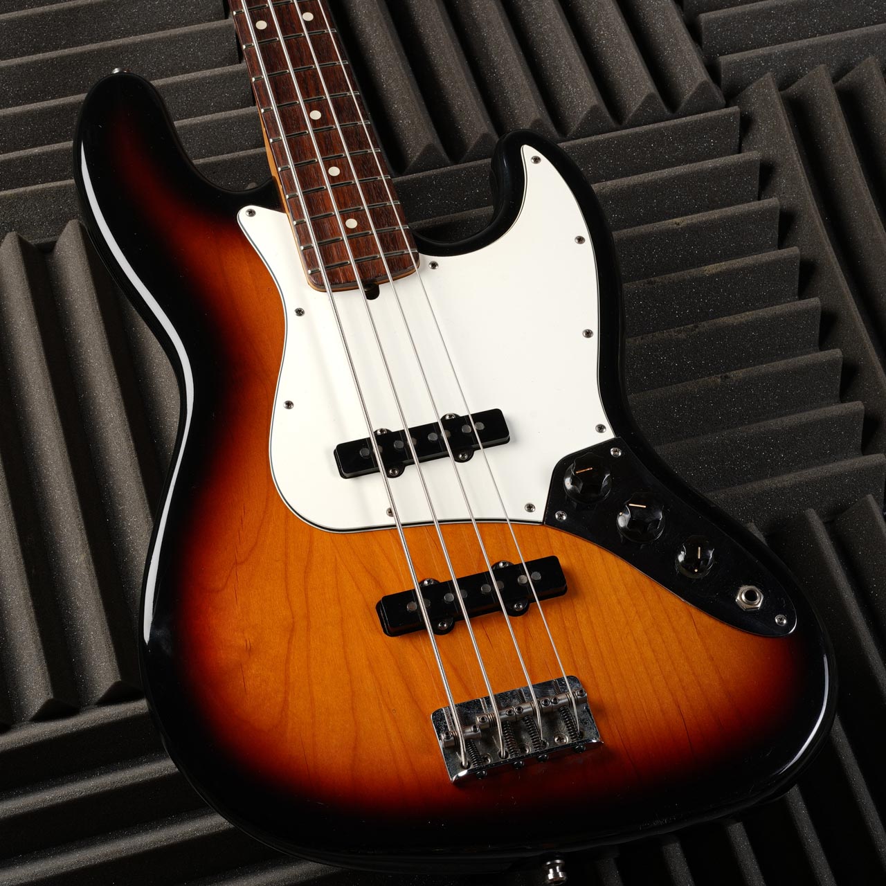 Fender American Standard Jazz Bass with Rosewood Fretboard 1998 3 Color Sunburst