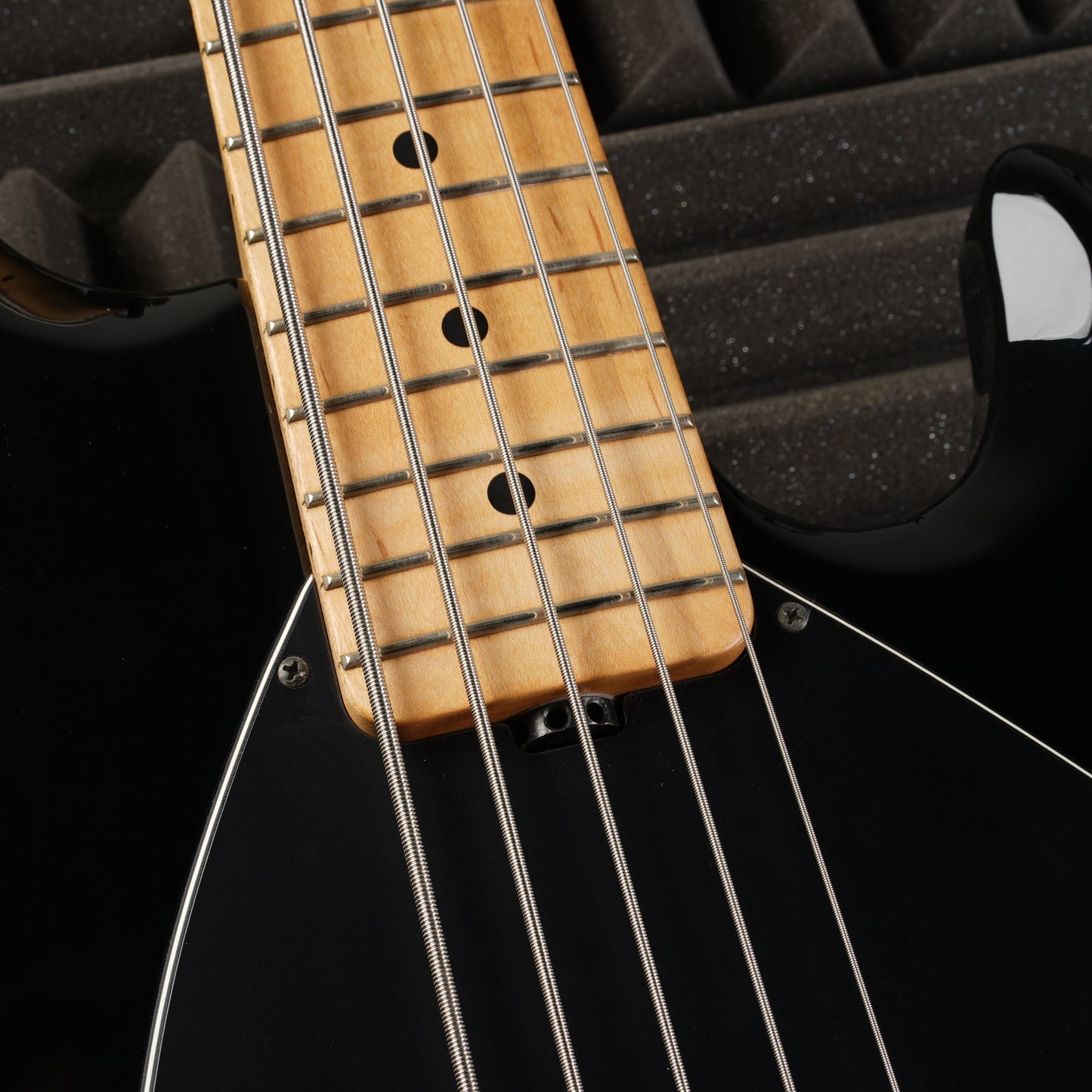 Ernie Ball Music Man StingRay 5 H with Maple Fretboard 2001 - Galaxy Black