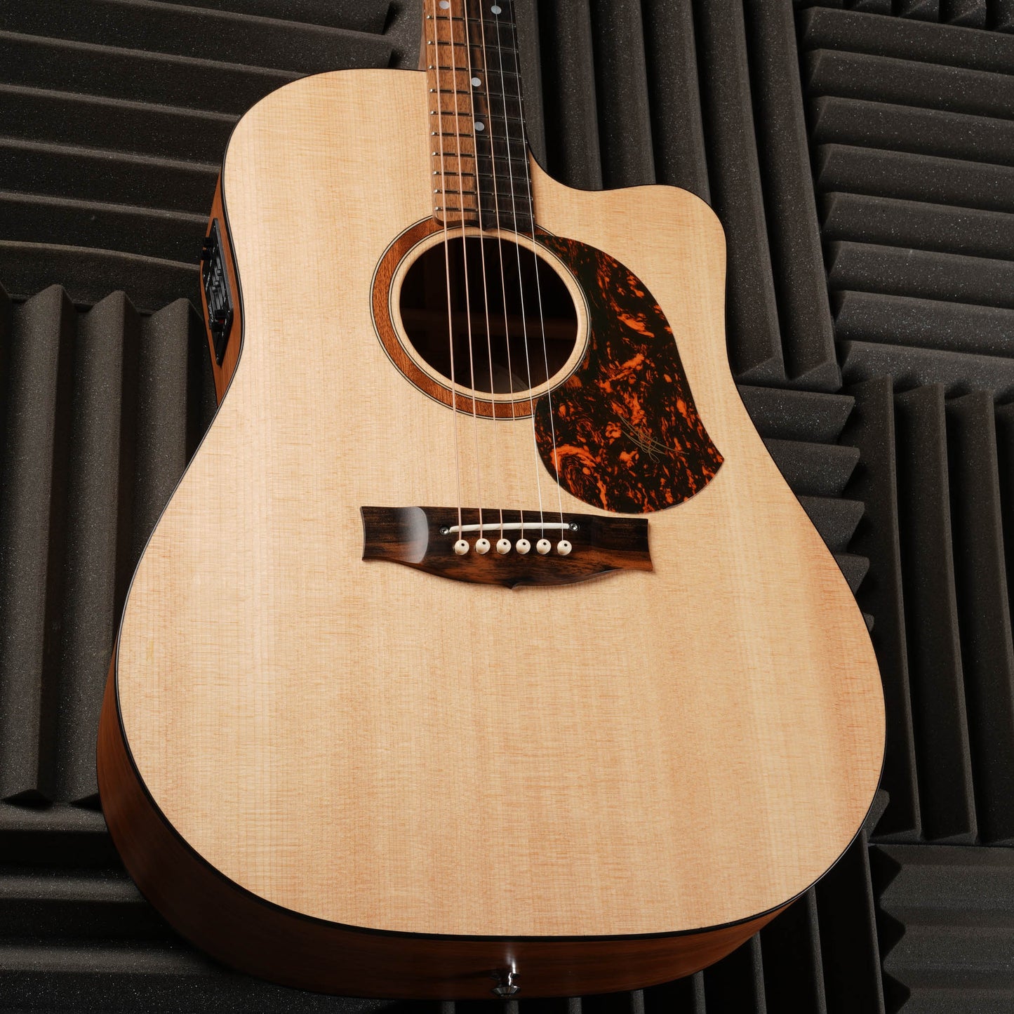 Maton SRS70C