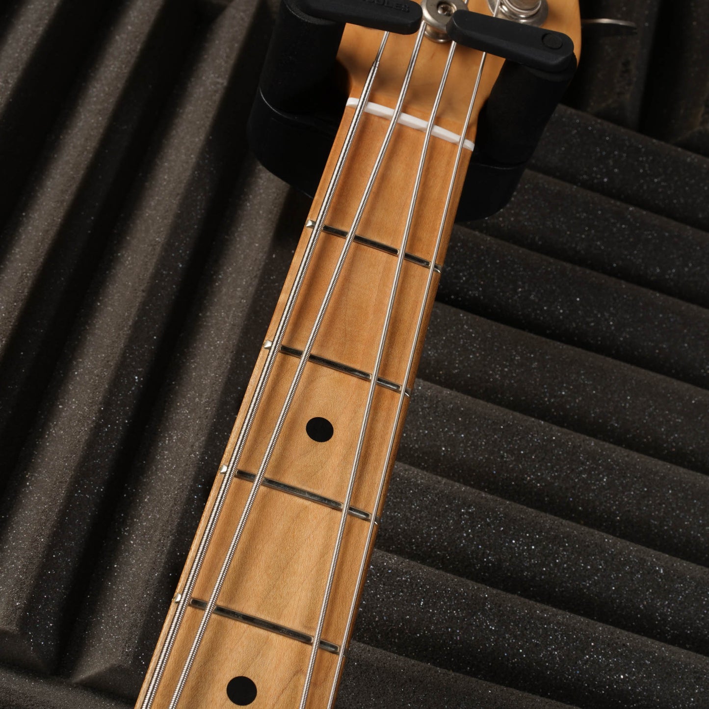 Ernie Ball Music Man StingRay 4 H String Through Body 2005 - Natural Gloss