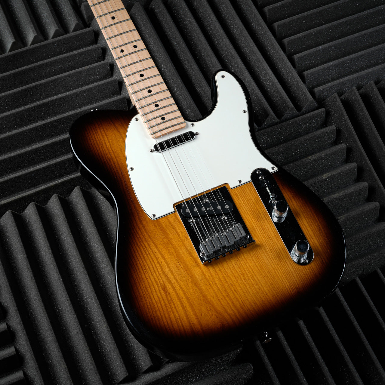 Fender American Series Ash Telecaster with Maple Fretboard 2007 - 2-Color Sunburst