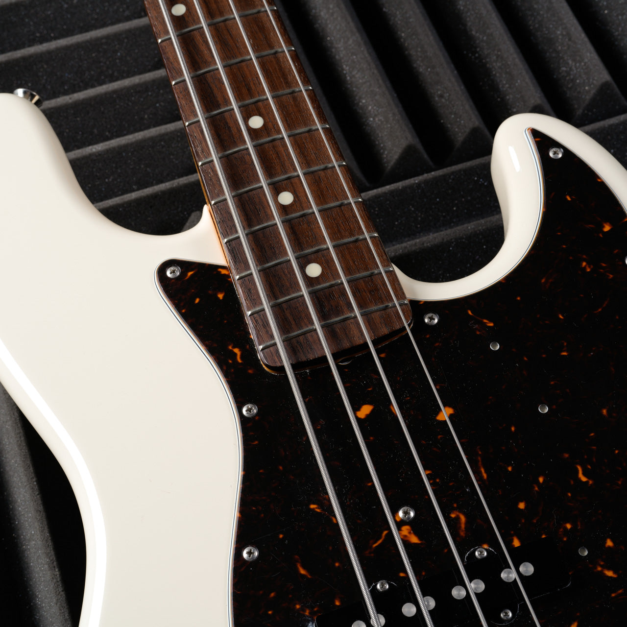 Fender FSR MIJ Classic 60's Jazz Bass - 2016 - Vintage White 2016 - Vintage White