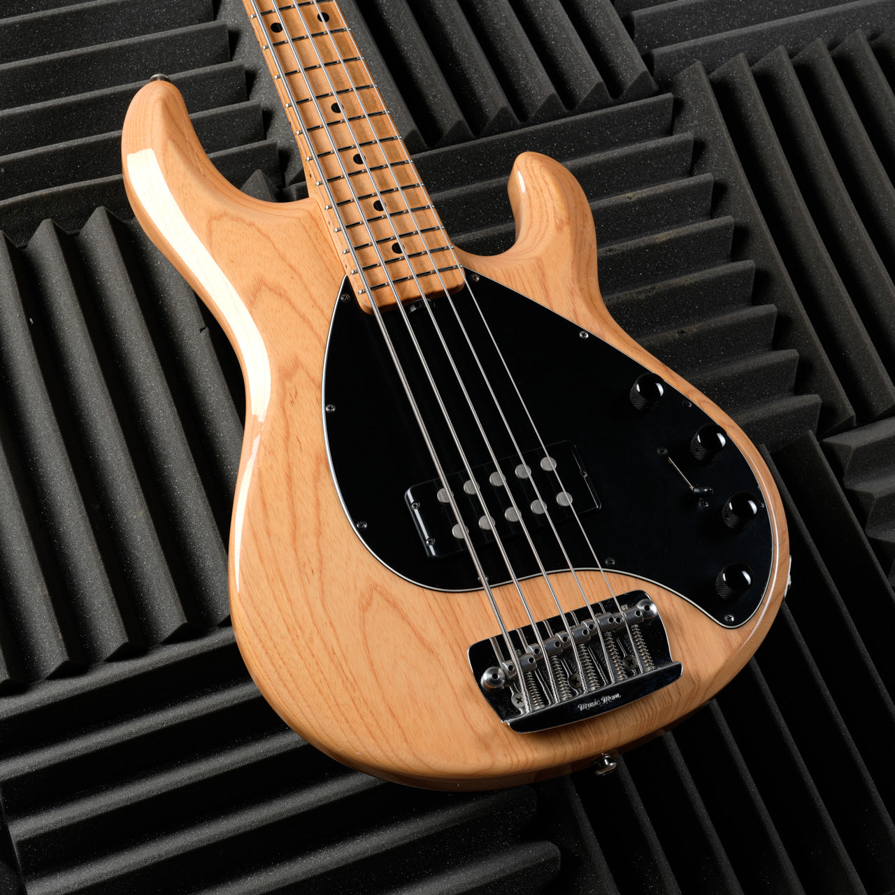 Ernie Ball Music Man StingRay 5 H with Maple Fretboard 1998 - Natural