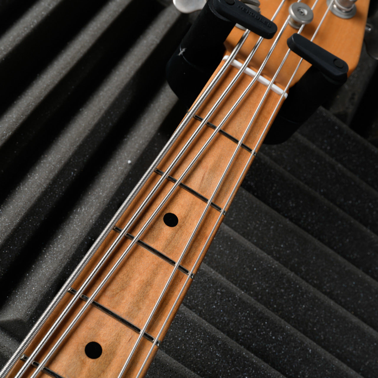 Ernie Ball Music Man StingRay 5 H with Maple Fretboard 1998 - Natural