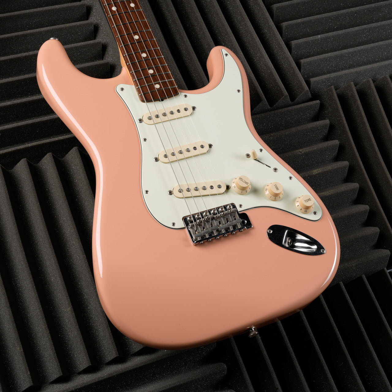 Fender MIJ Classic 60's Stratocaster Japan Exclusive 2016 - Shell Pink