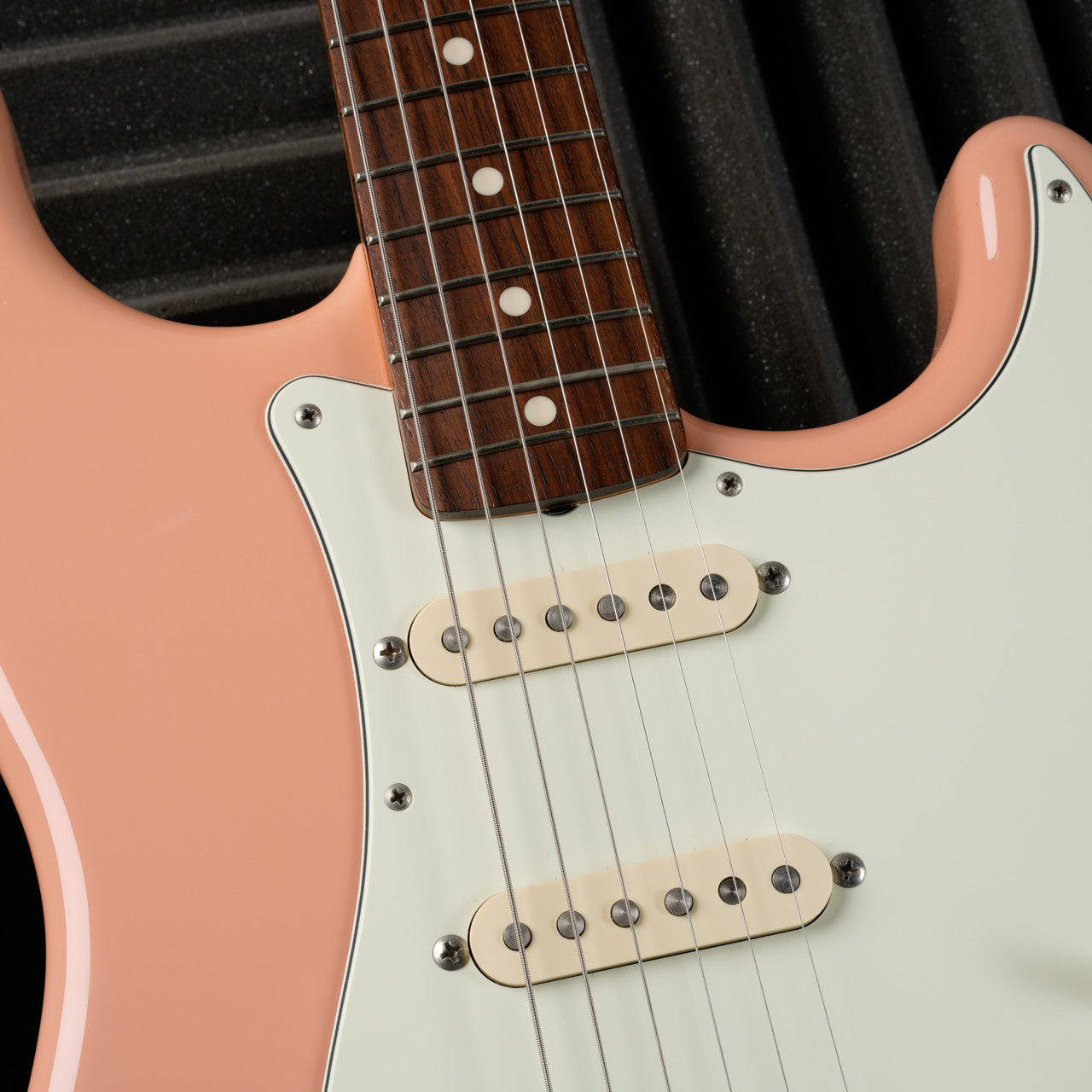 Fender MIJ Classic 60's Stratocaster Japan Exclusive 2016 - Shell Pink
