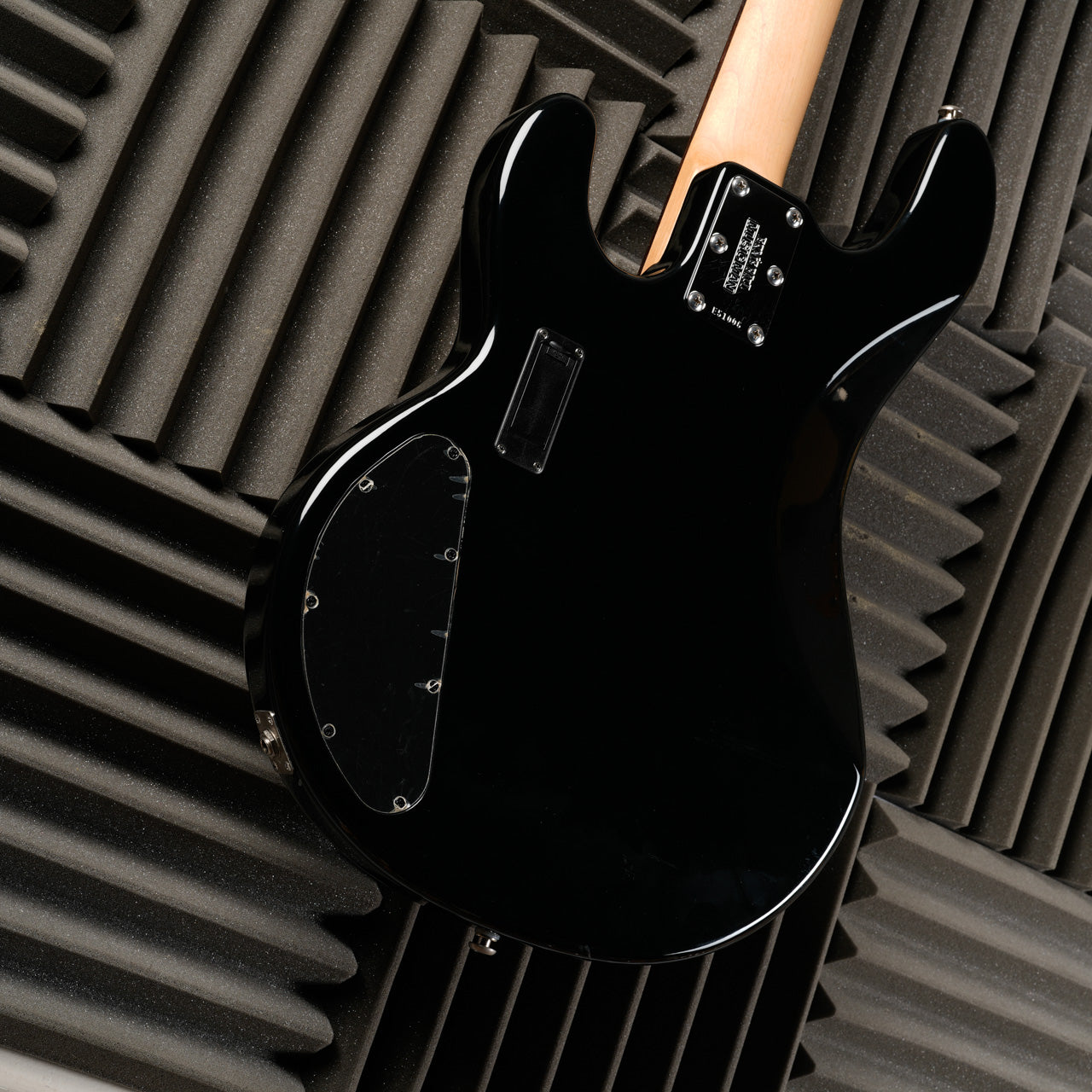 Ernie Ball Music Man StingRay 4 HH with Rosewood Fretboard 2006 - Black