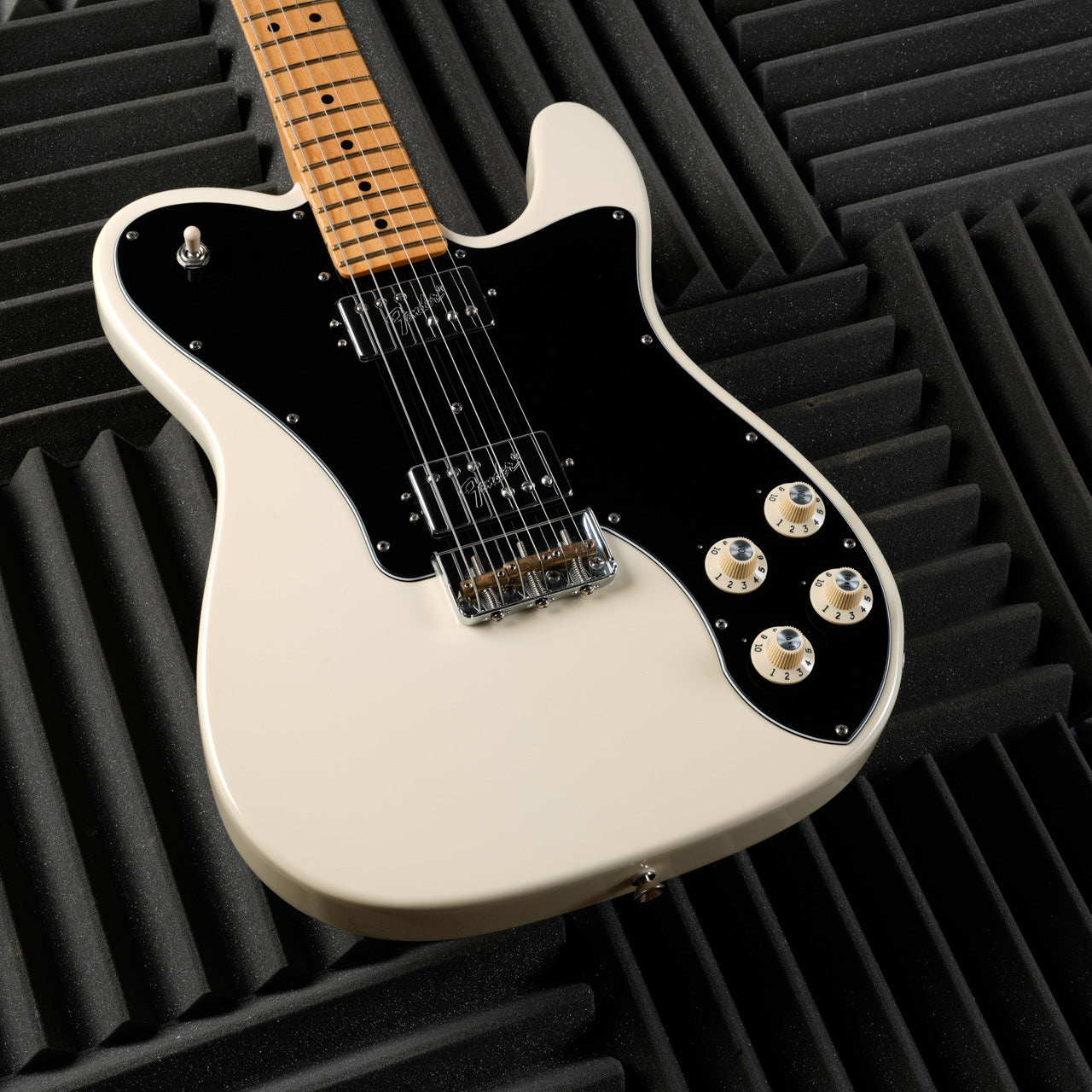 Fender American Professional II Telecaster Deluxe with Maple Fretboard 2020 - Olympic White