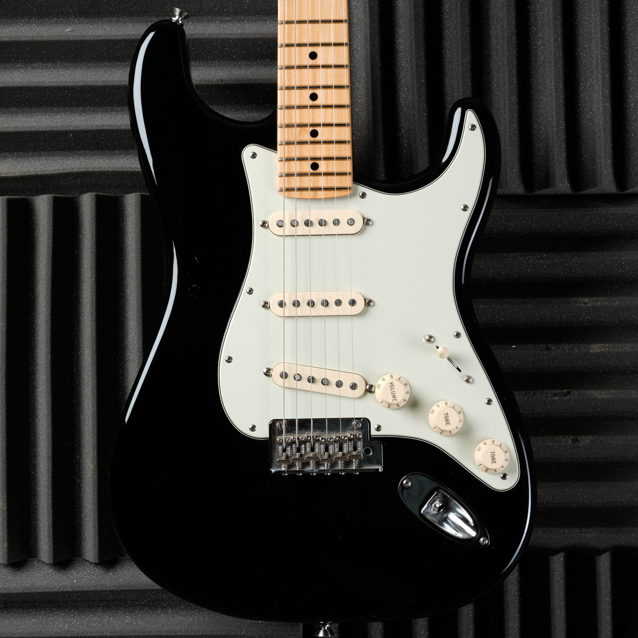 Fender American Professional Stratocaster with Maple Fretboard 2017 - Black