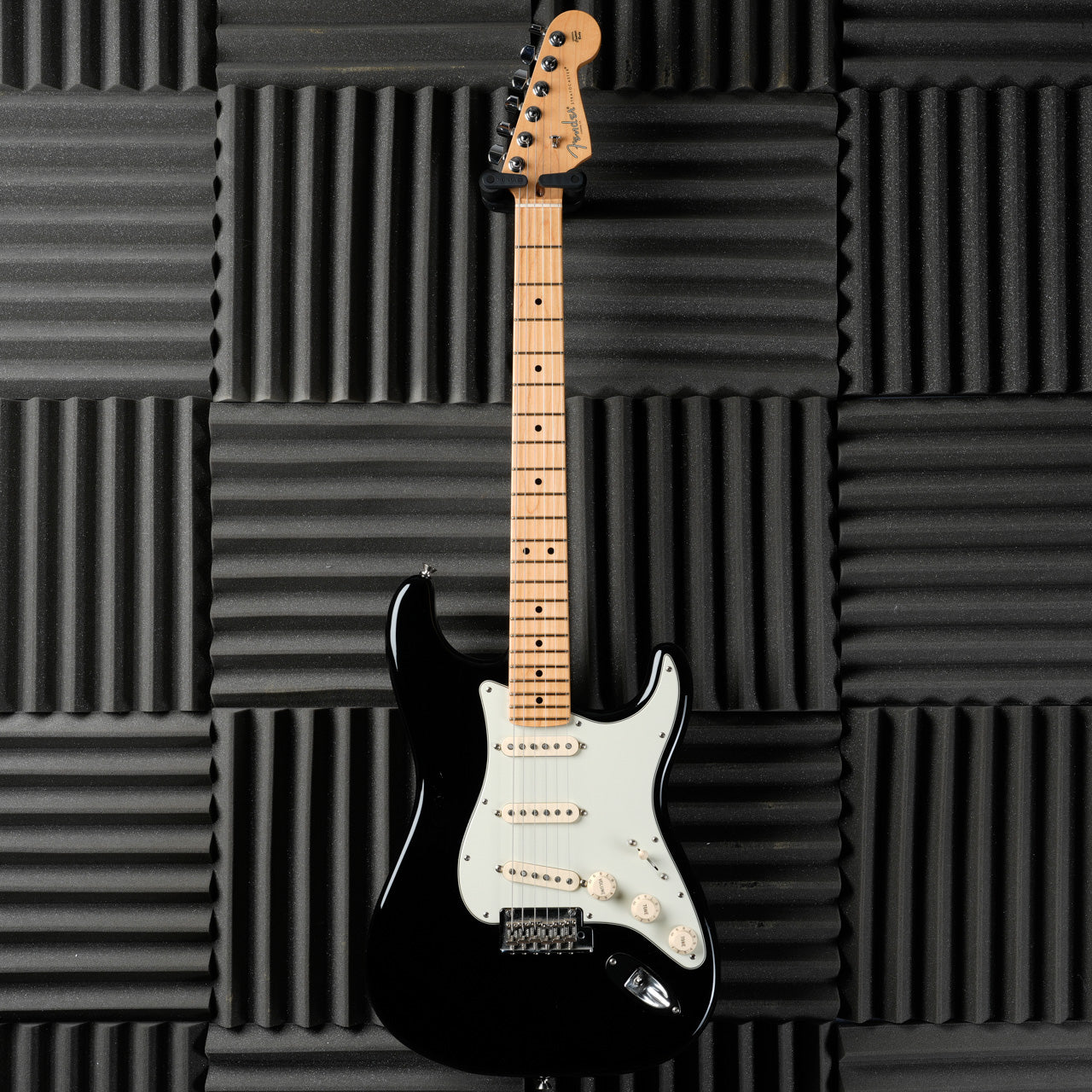 Fender American Professional Stratocaster with Maple Fretboard 2017 - Black