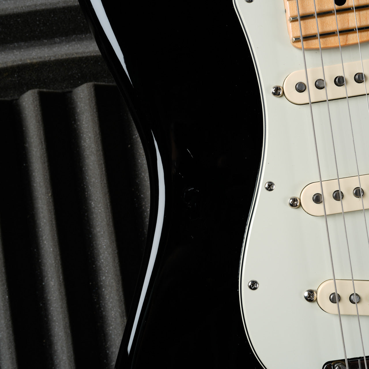 Fender American Professional Stratocaster with Maple Fretboard 2017 - Black