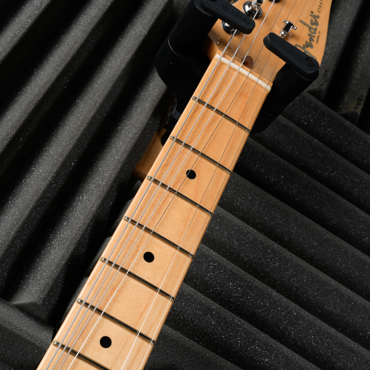 Fender American Professional Stratocaster with Maple Fretboard 2017 - Black