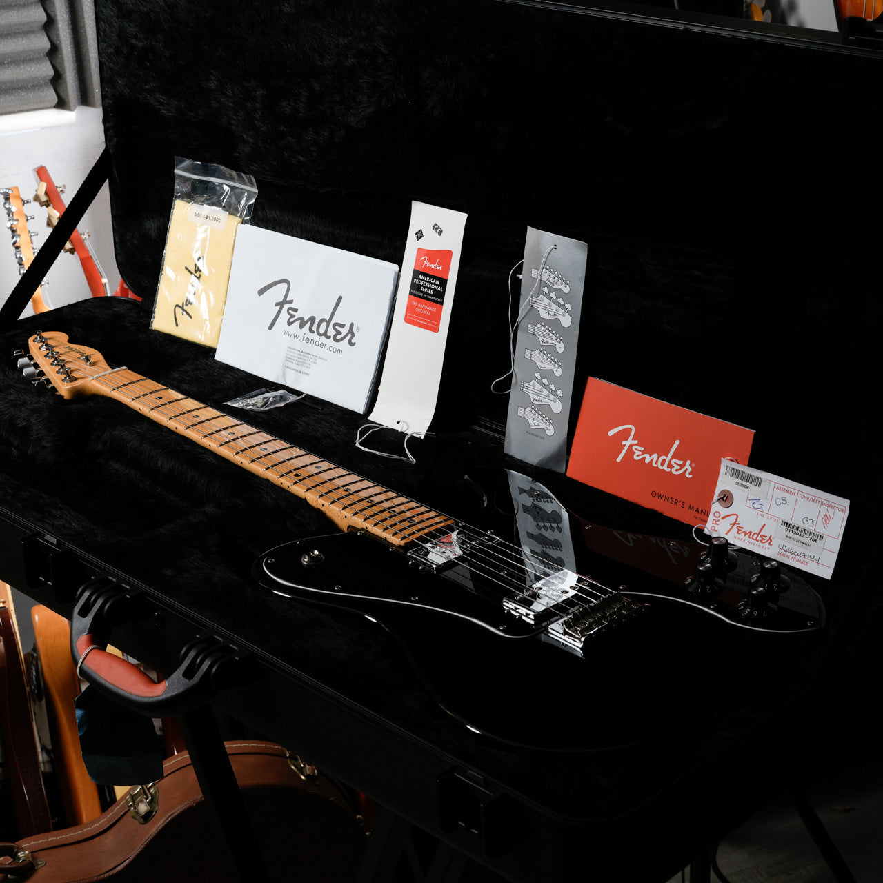 Fender American Professional Telecaster Deluxe Shawbucker with Maple Fretboard 2017 - Black