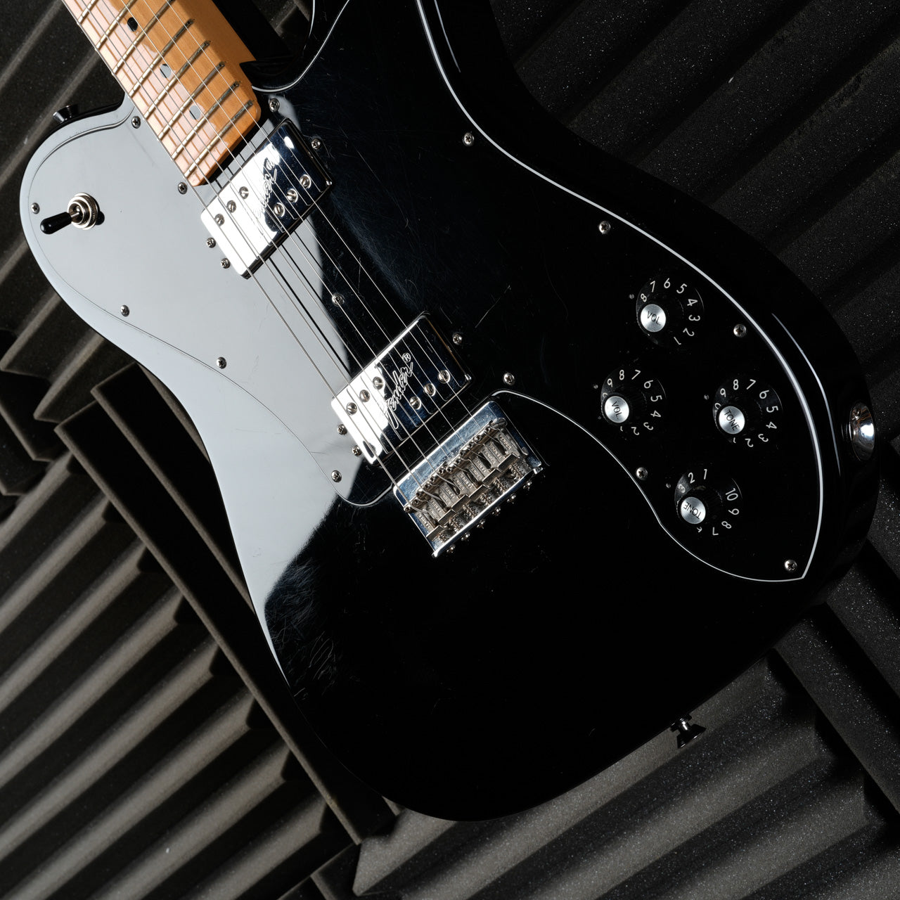 Fender American Professional Telecaster Deluxe Shawbucker with Maple Fretboard 2017 - Black