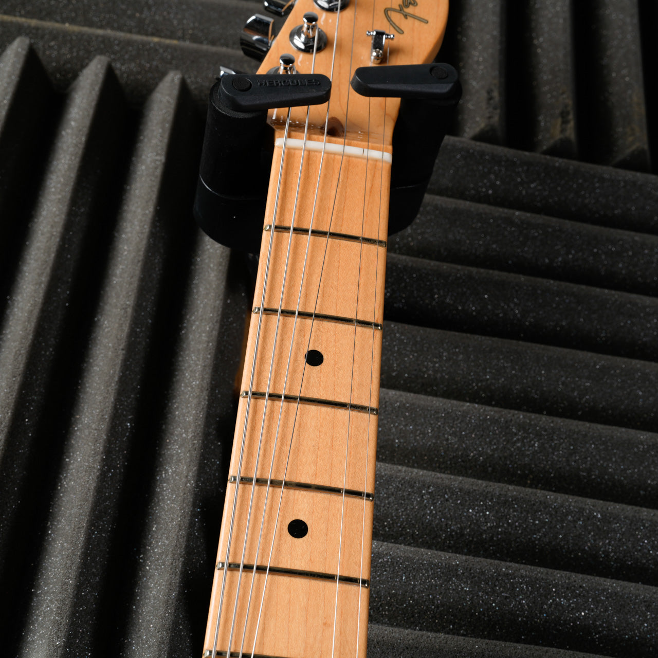 Fender American Professional Telecaster Deluxe Shawbucker with Maple Fretboard 2017 - Black