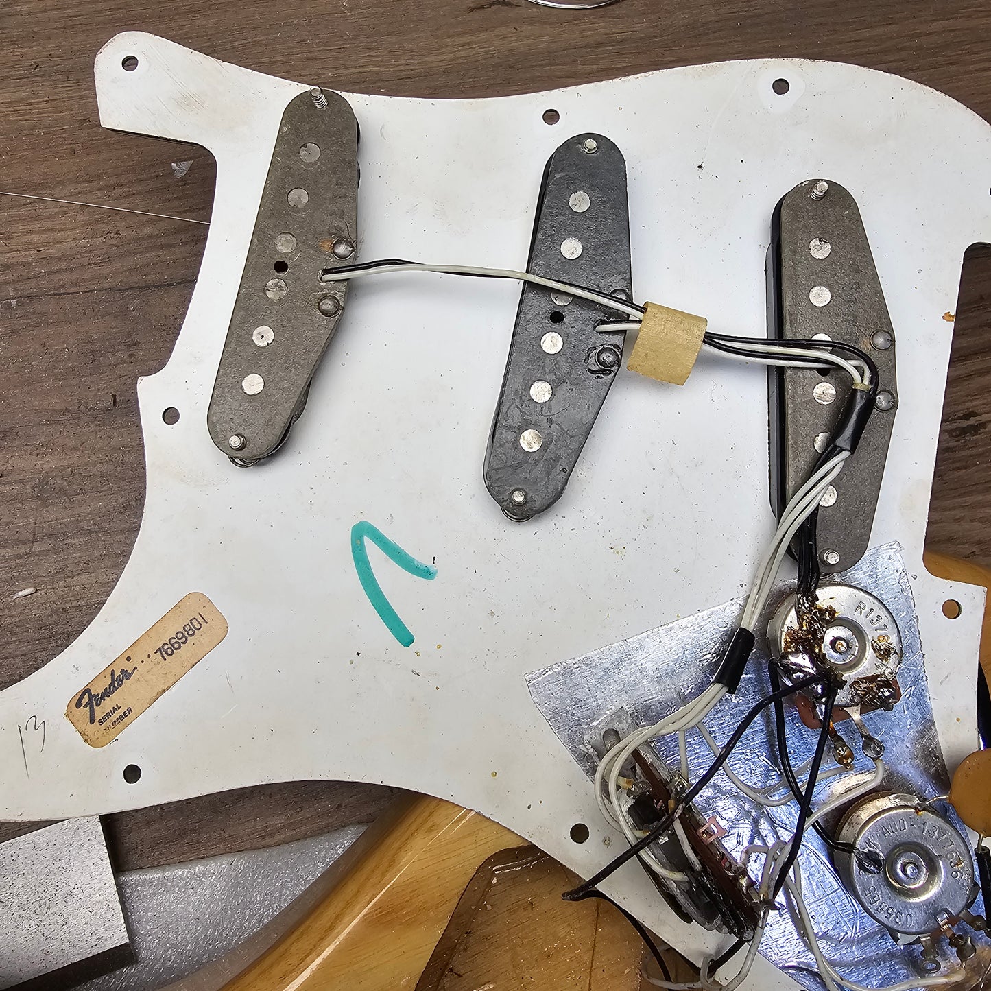 Fender Stratocaster Hardtail with 3-Bolt Neck, Maple Fretboard 1976 - Natural