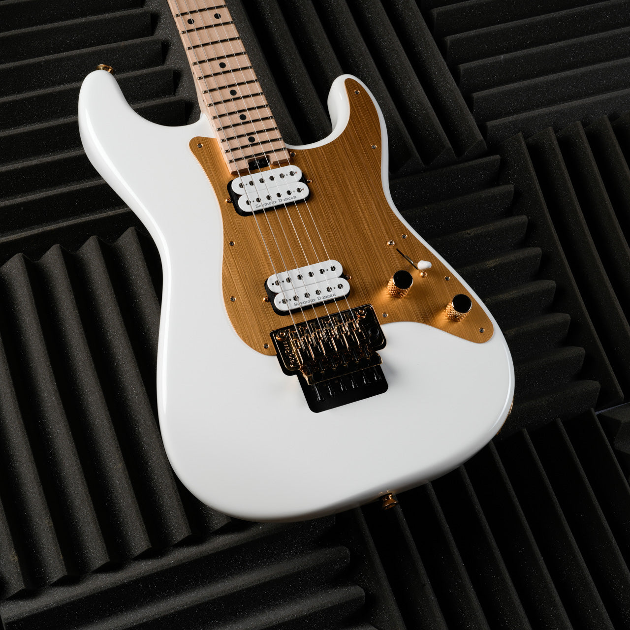 Charvel Pro-Mod So-Cal Style 1 HH FR M 2023 - Snow White / Gold Pickguard