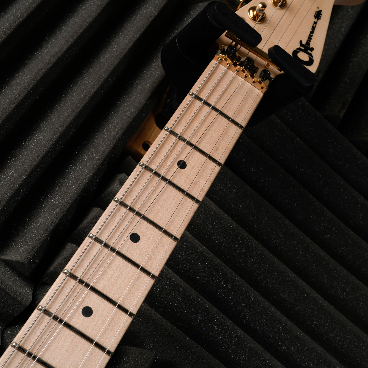 Charvel Pro-Mod So-Cal Style 1 HH FR M 2023 - Snow White / Gold Pickguard