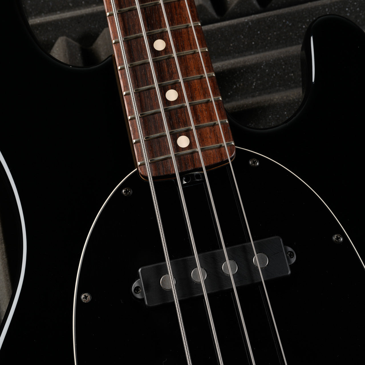 Ernie Ball Music Man StingRay 4 HS 2006 - Black