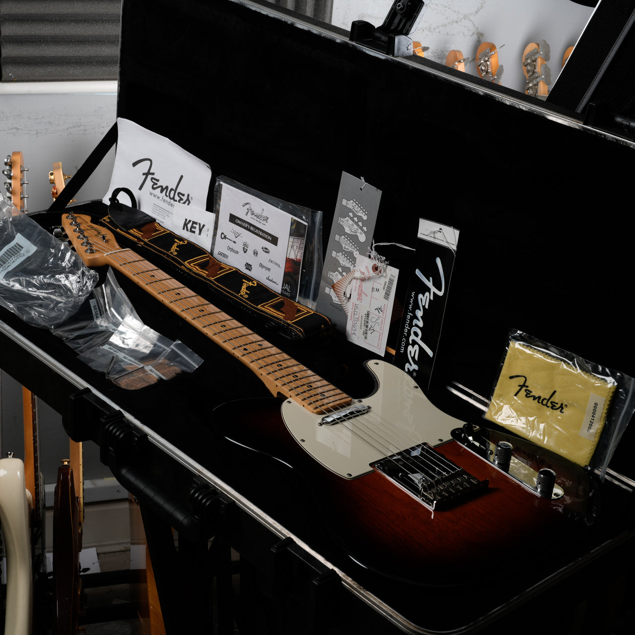 Fender American Standard Telecaster with Maple Fretboard 2012 - 3-Color Sunburst