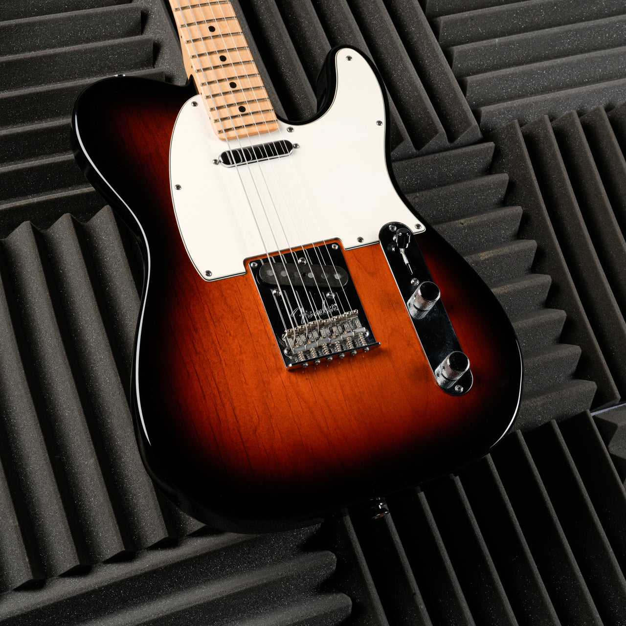 Fender American Standard Telecaster with Maple Fretboard 2012 - 3-Color Sunburst