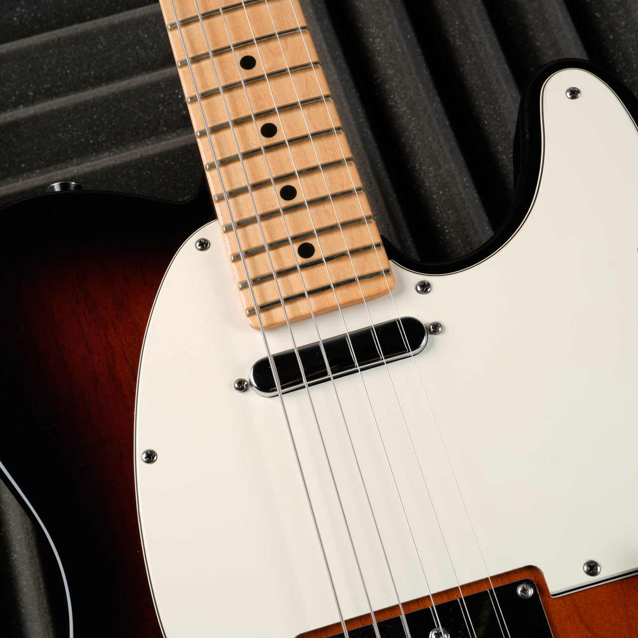 Fender American Standard Telecaster with Maple Fretboard 2012 - 3-Color Sunburst