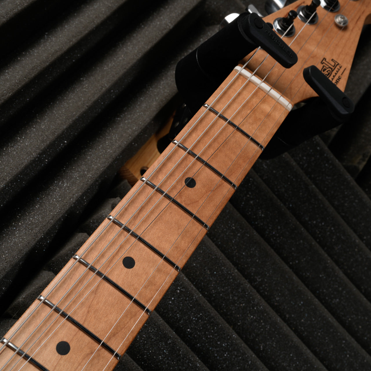 LsL Instruments Saticoy One B - Candy Apple Red