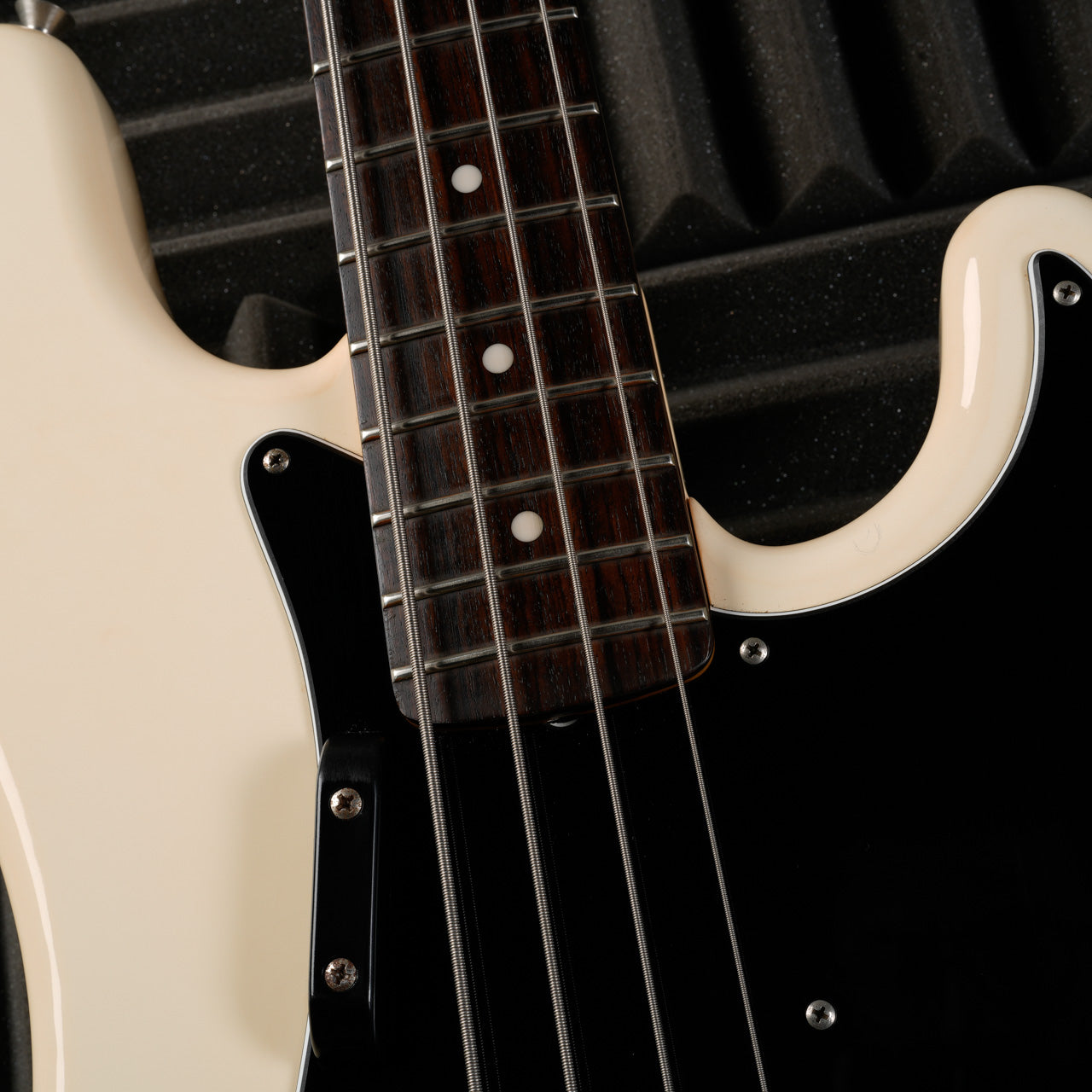Fender PB-70 Precision Bass Reissue MIJ