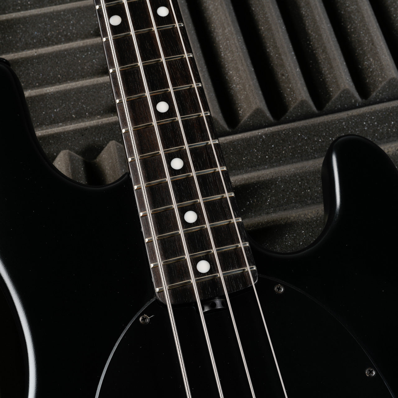 Ernie Ball Music Man StingRay 4 H 2016 - Stealth Black