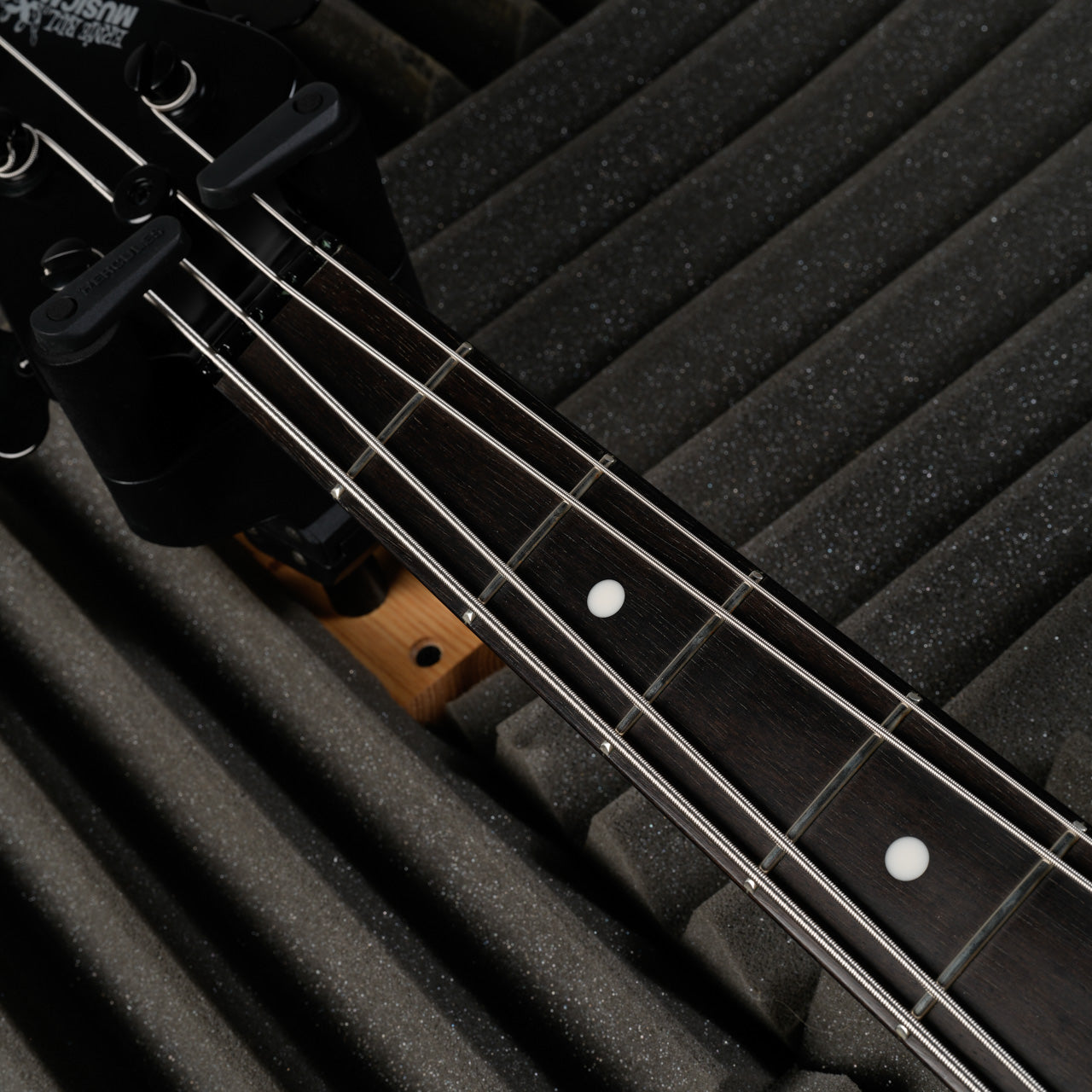 Ernie Ball Music Man StingRay 4 H 2016 - Stealth Black
