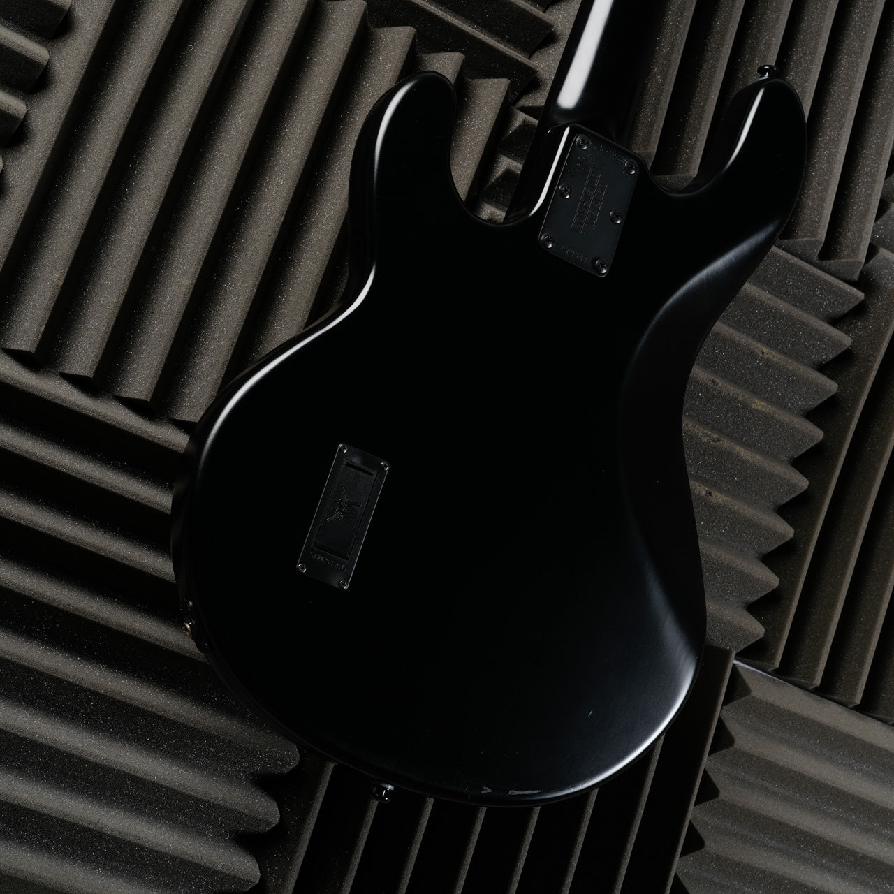 Ernie Ball Music Man StingRay 4 H 2016 - Stealth Black