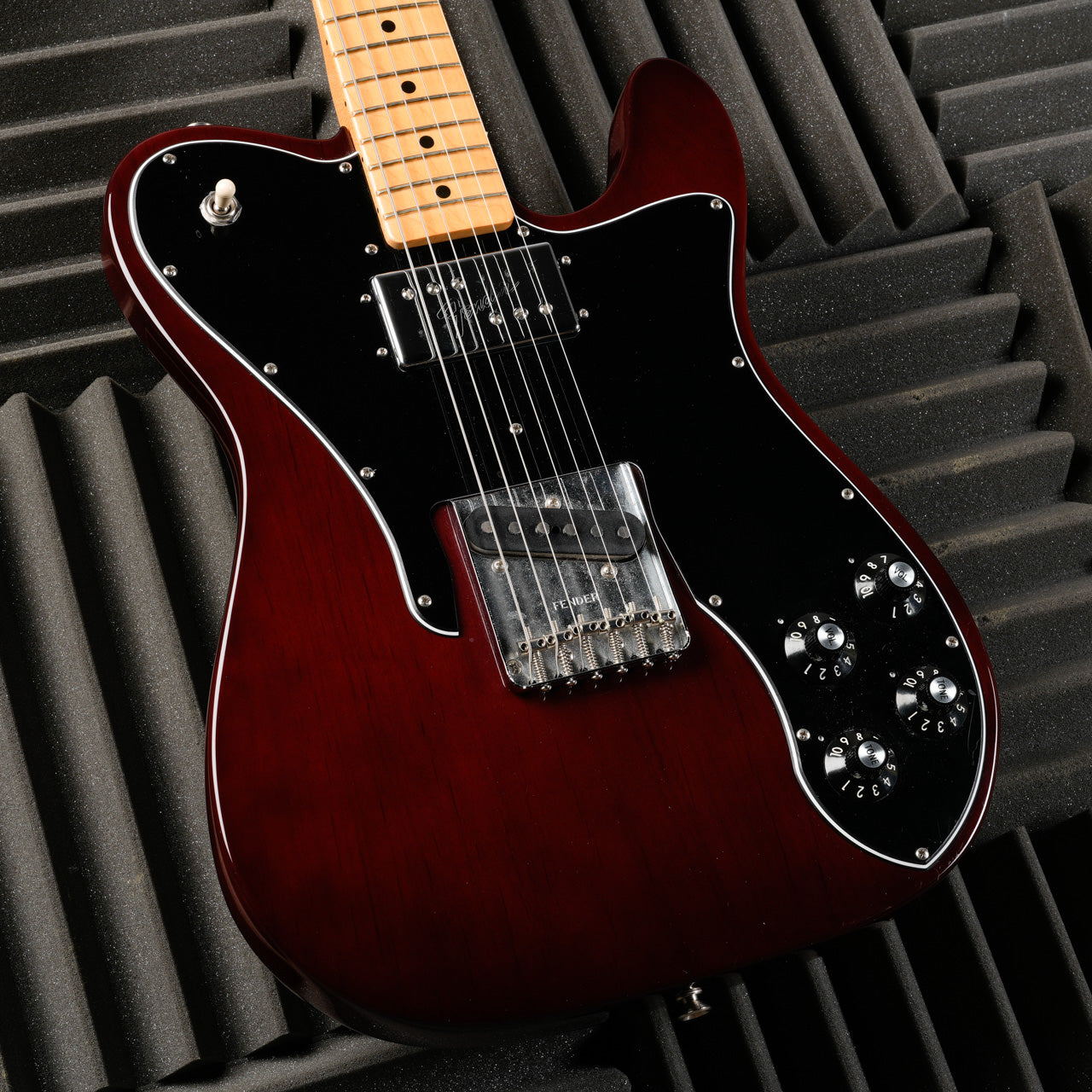Fender American Vintage II '77 Telecaster Custom with Maple Fretboard 2022 - Wine