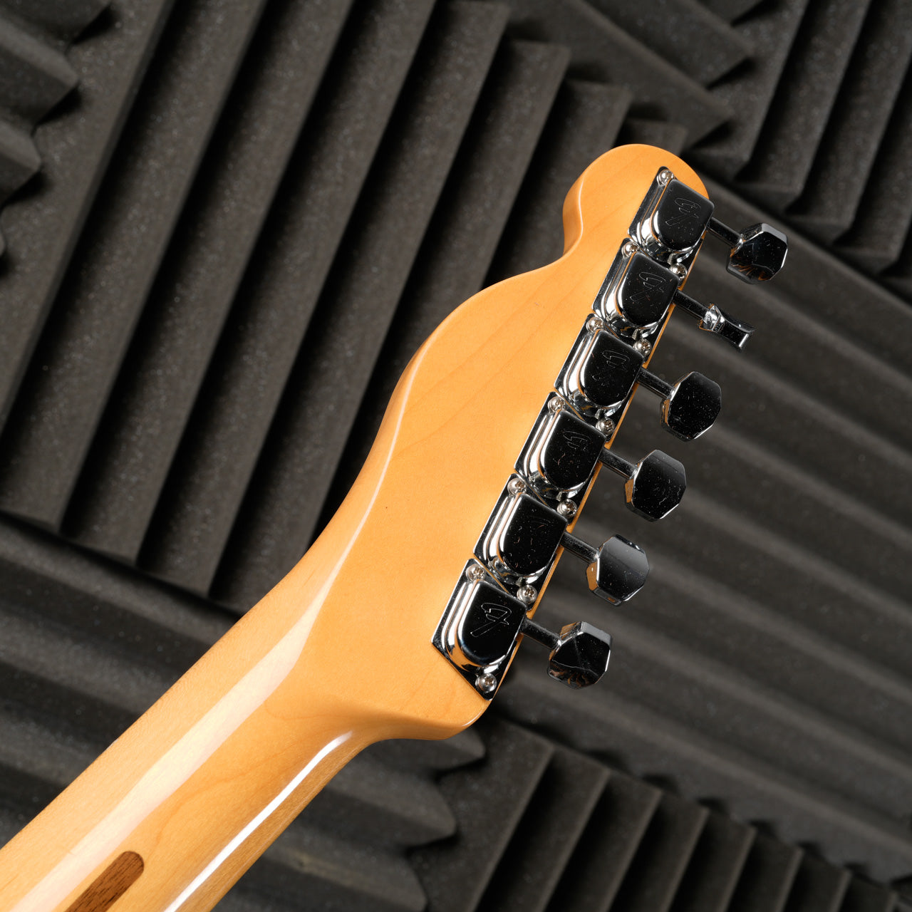 Fender American Vintage II '77 Telecaster Custom with Maple Fretboard 2022 - Wine