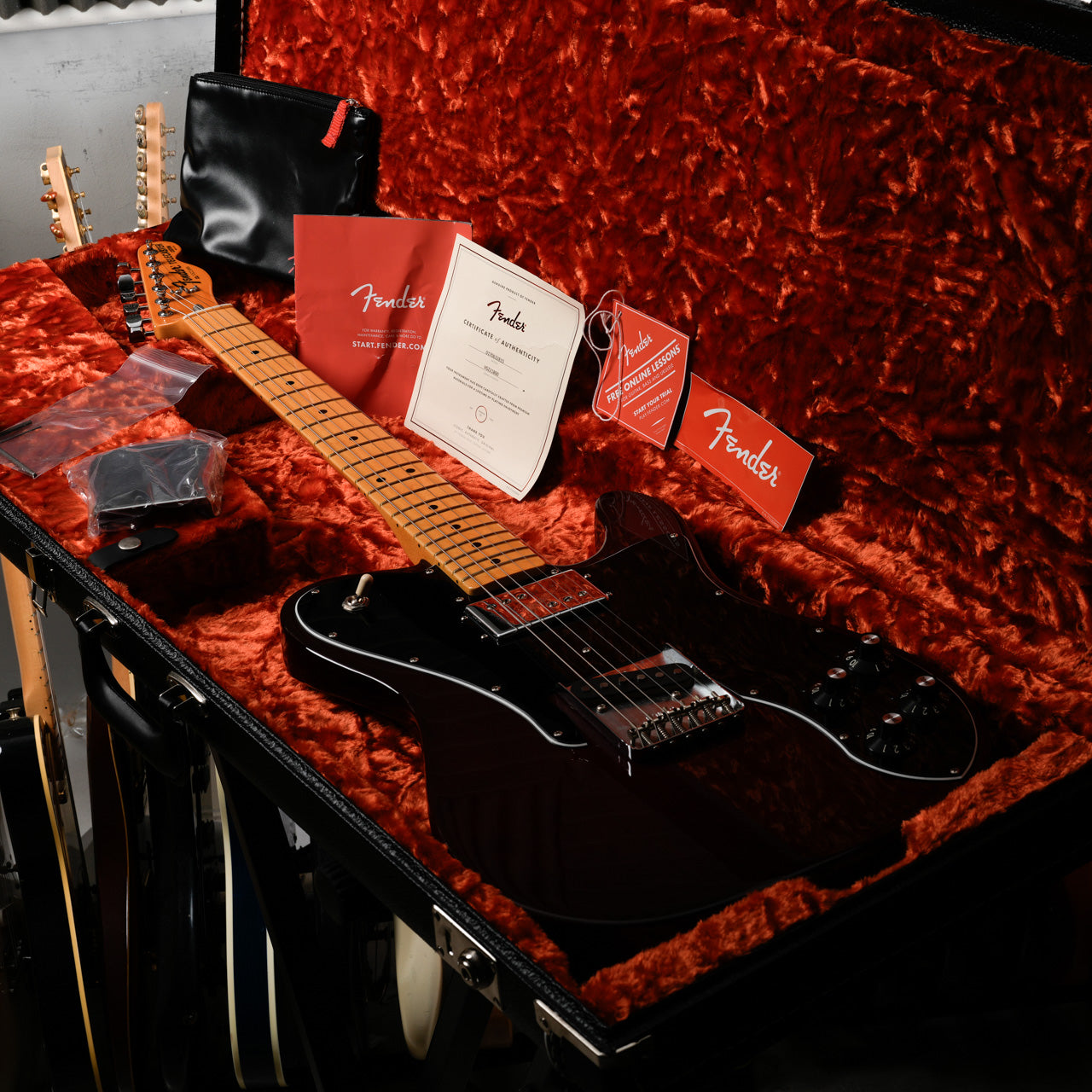 Fender American Vintage II '77 Telecaster Custom with Maple Fretboard 2022 - Wine