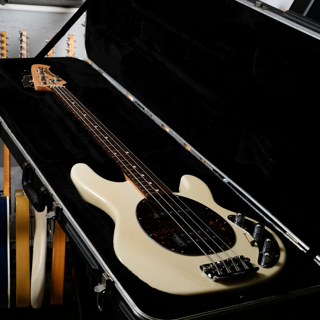 Ernie Ball Music Man StingRay 4 HS with Rosewood Fretboard 2006 - White