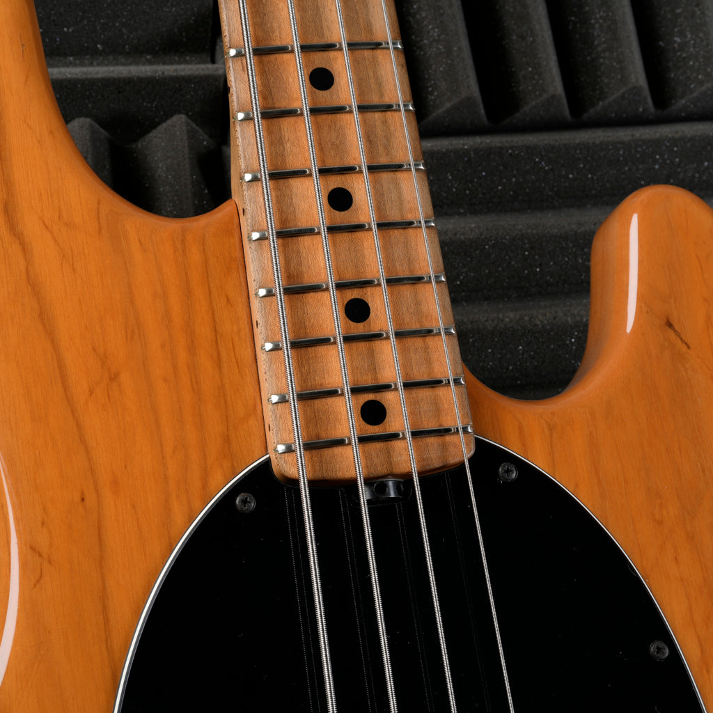 Ernie Ball Music Man StingRay 4 H with Maple Fretboard 2004 - Natural