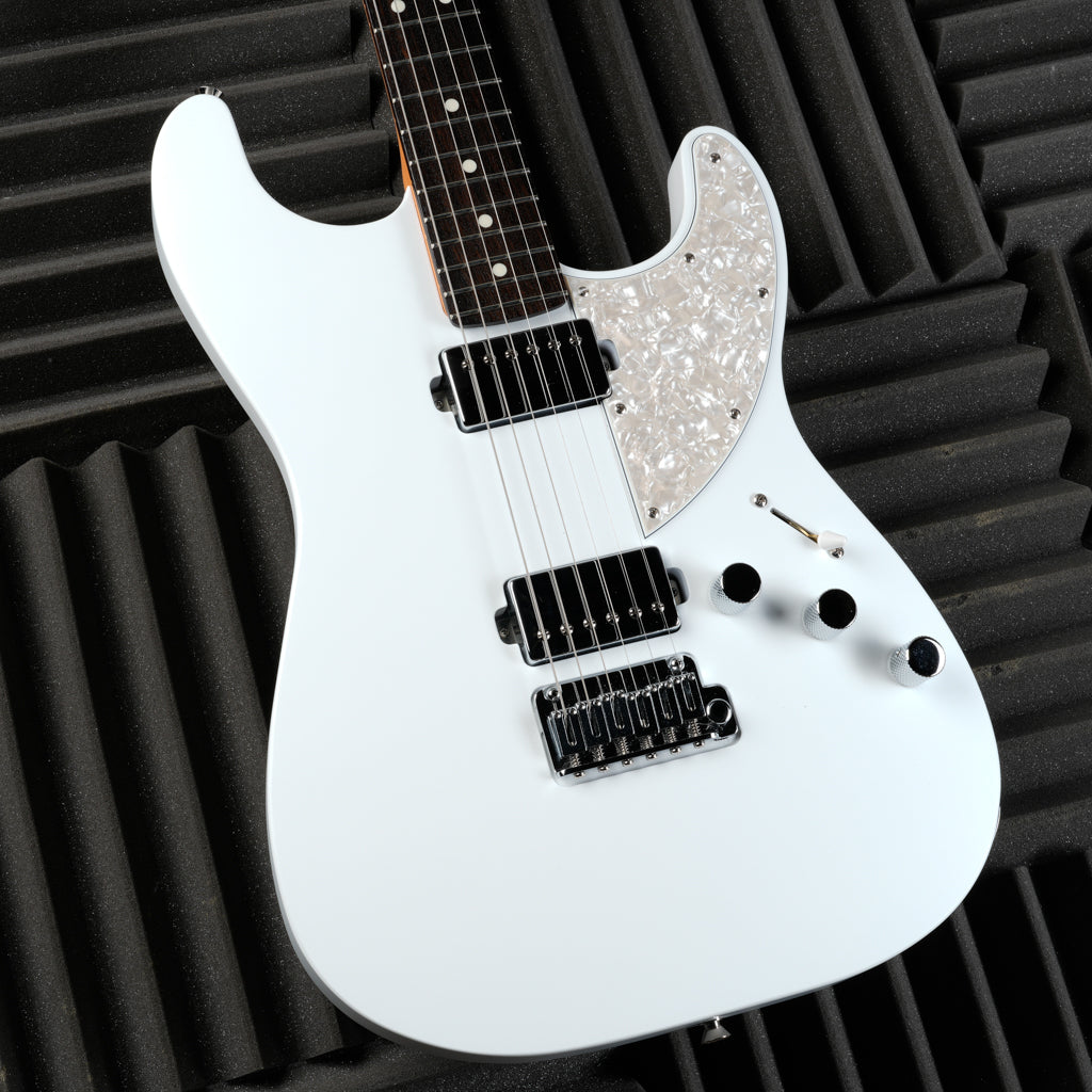 Fender MIJ Elemental Stratocaster 2023 - Nimbus White