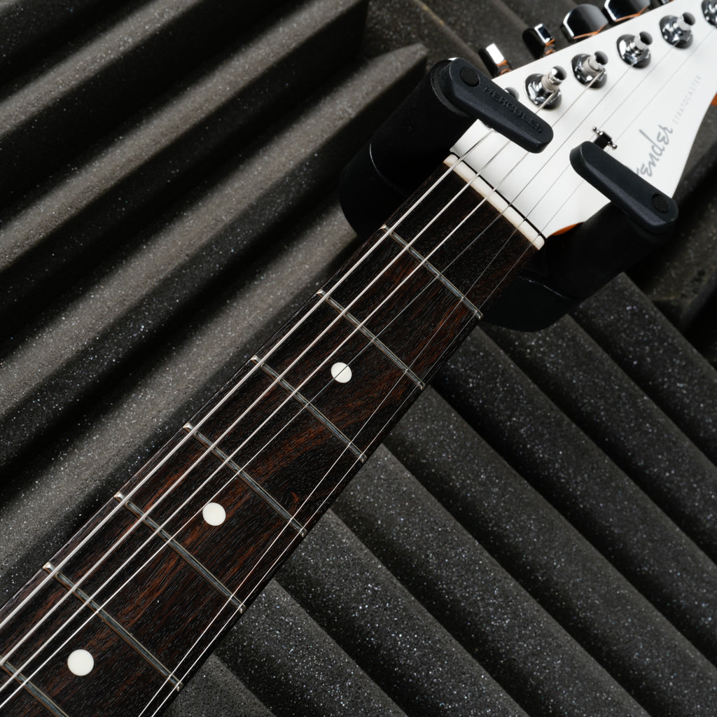 Fender MIJ Elemental Stratocaster 2023 - Nimbus White