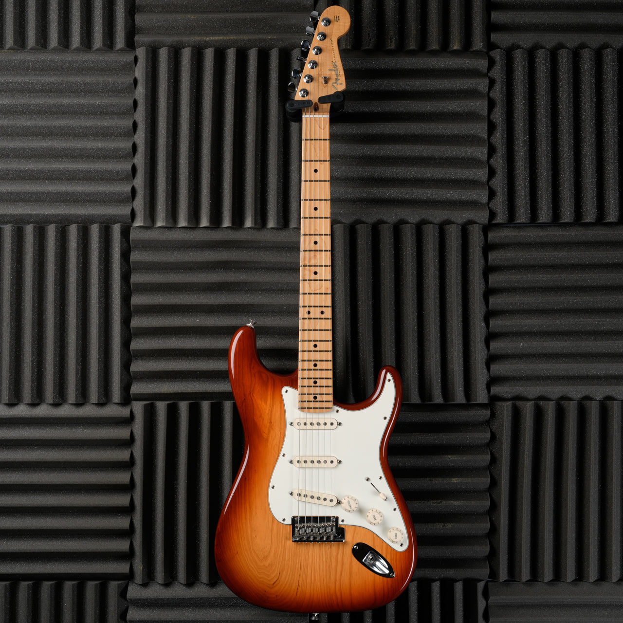 Fender American Standard Stratocaster with Maple Fretboard - 2016 - Sienna Sunburst