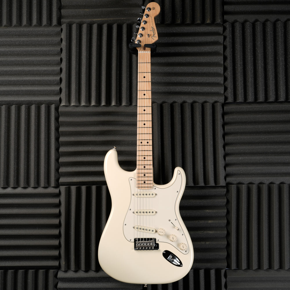 Fender American Professional Stratocaster with Maple Fretboard 2018 - Olympic White