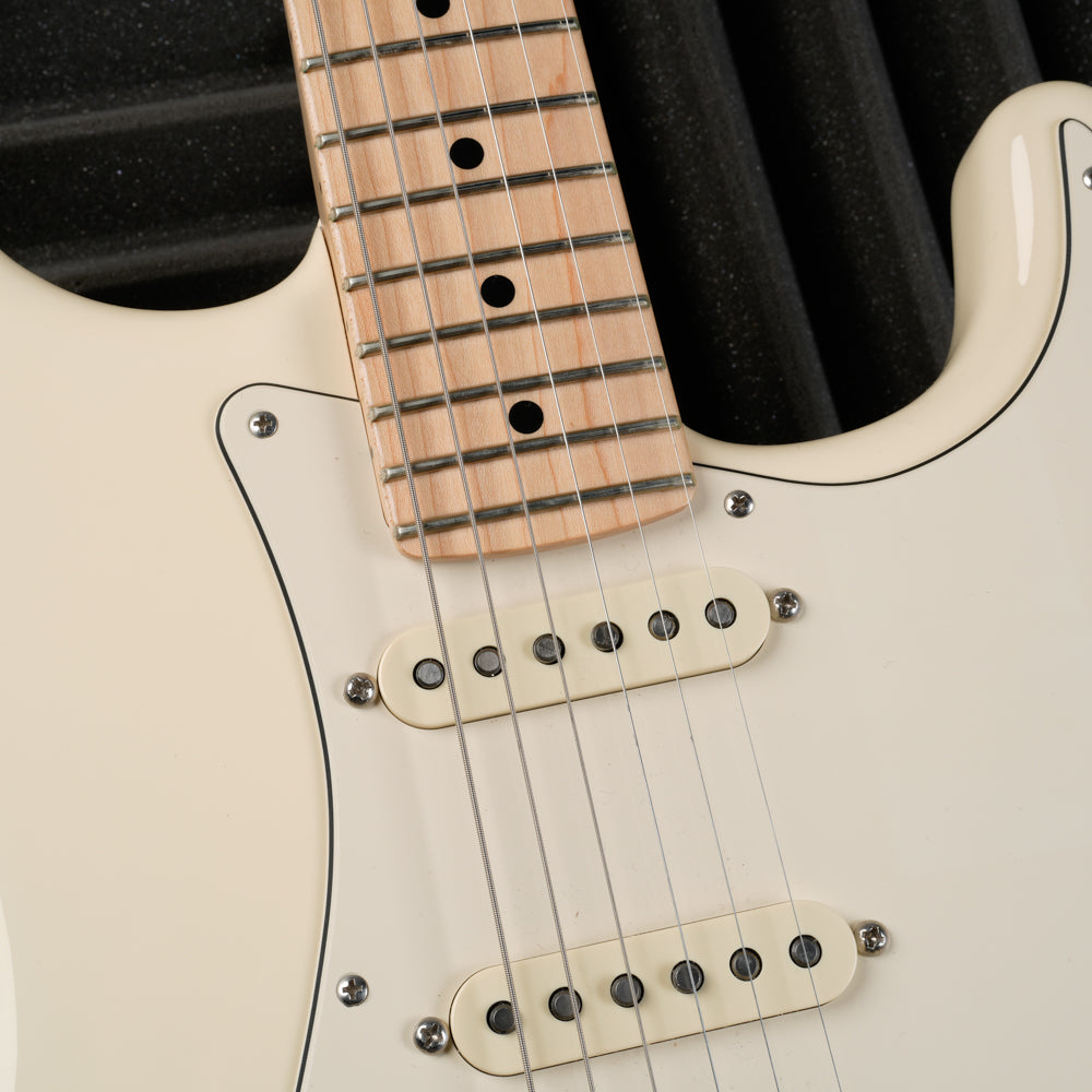 Fender American Professional Stratocaster with Maple Fretboard 2018 - Olympic White