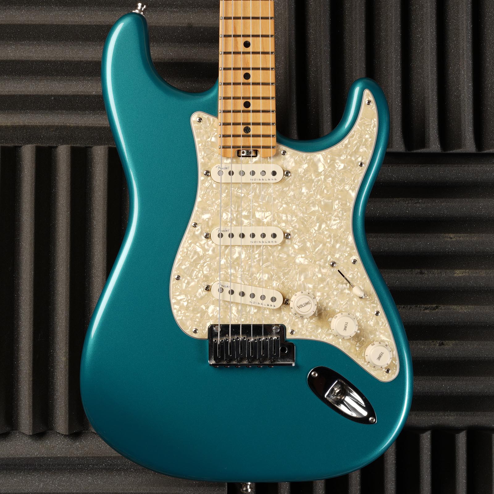 Fender American Elite Stratocaster with Maple Fretboard 2018 - Ocean T –  FenderFever