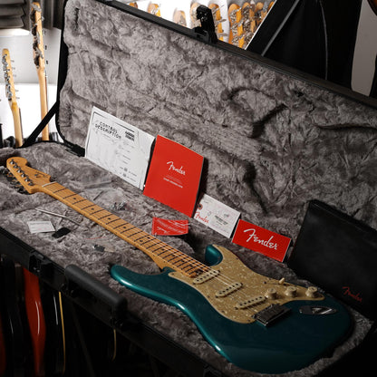 Fender American Elite Stratocaster with Maple Fretboard 2018 - Ocean Turquoise Metallic