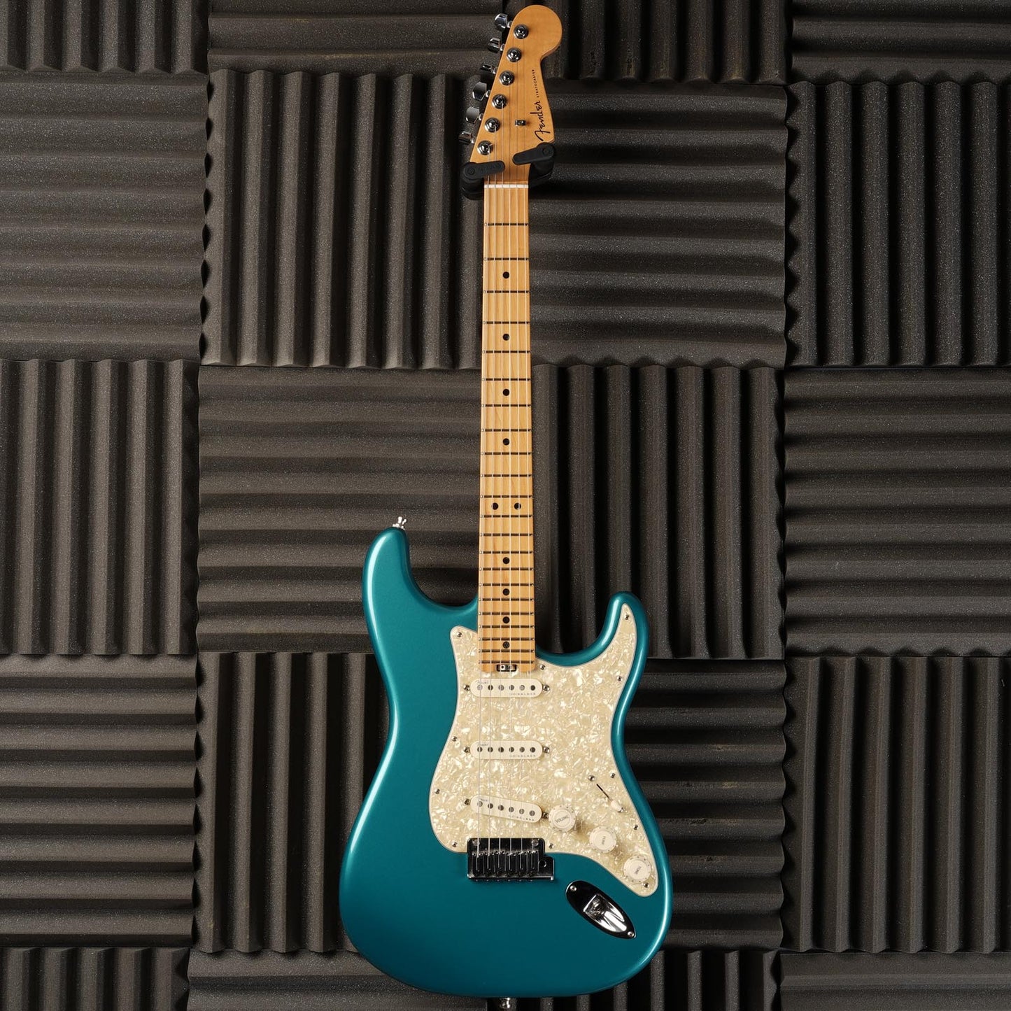 Fender American Elite Stratocaster with Maple Fretboard 2018 - Ocean Turquoise Metallic