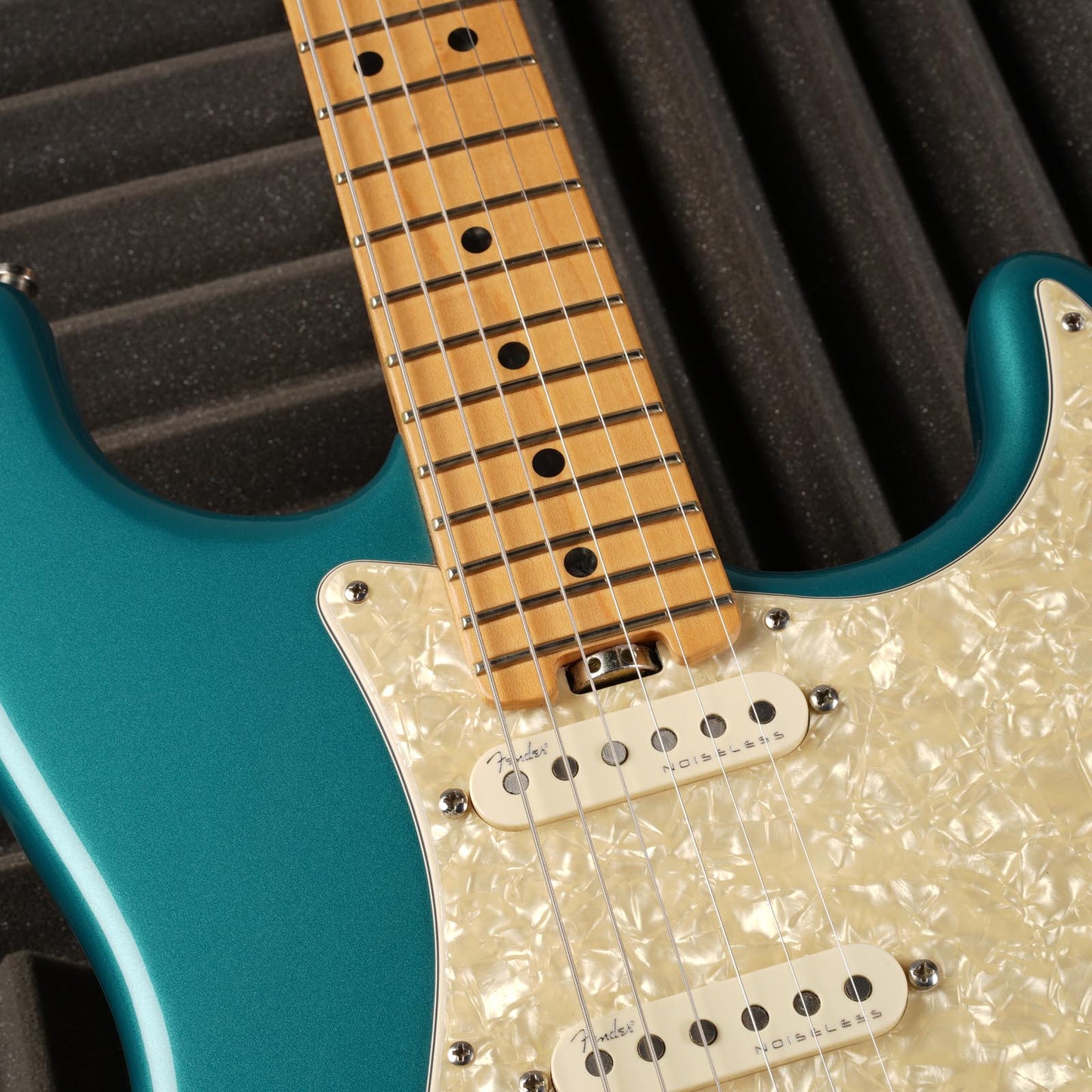 Fender American Elite Stratocaster with Maple Fretboard 2018 - Ocean Turquoise Metallic