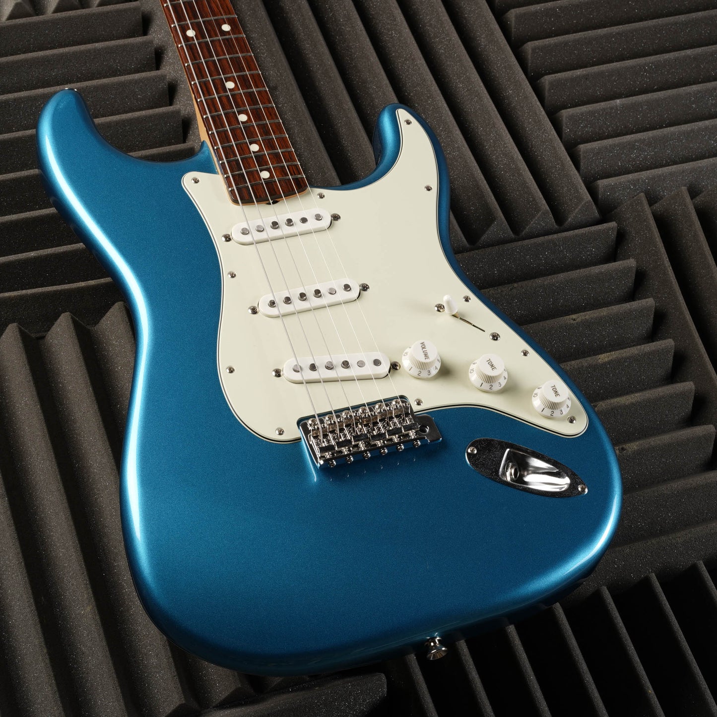 Fender MIJ Traditional II '60s Stratocaster 2023 - Lake Placid Blue