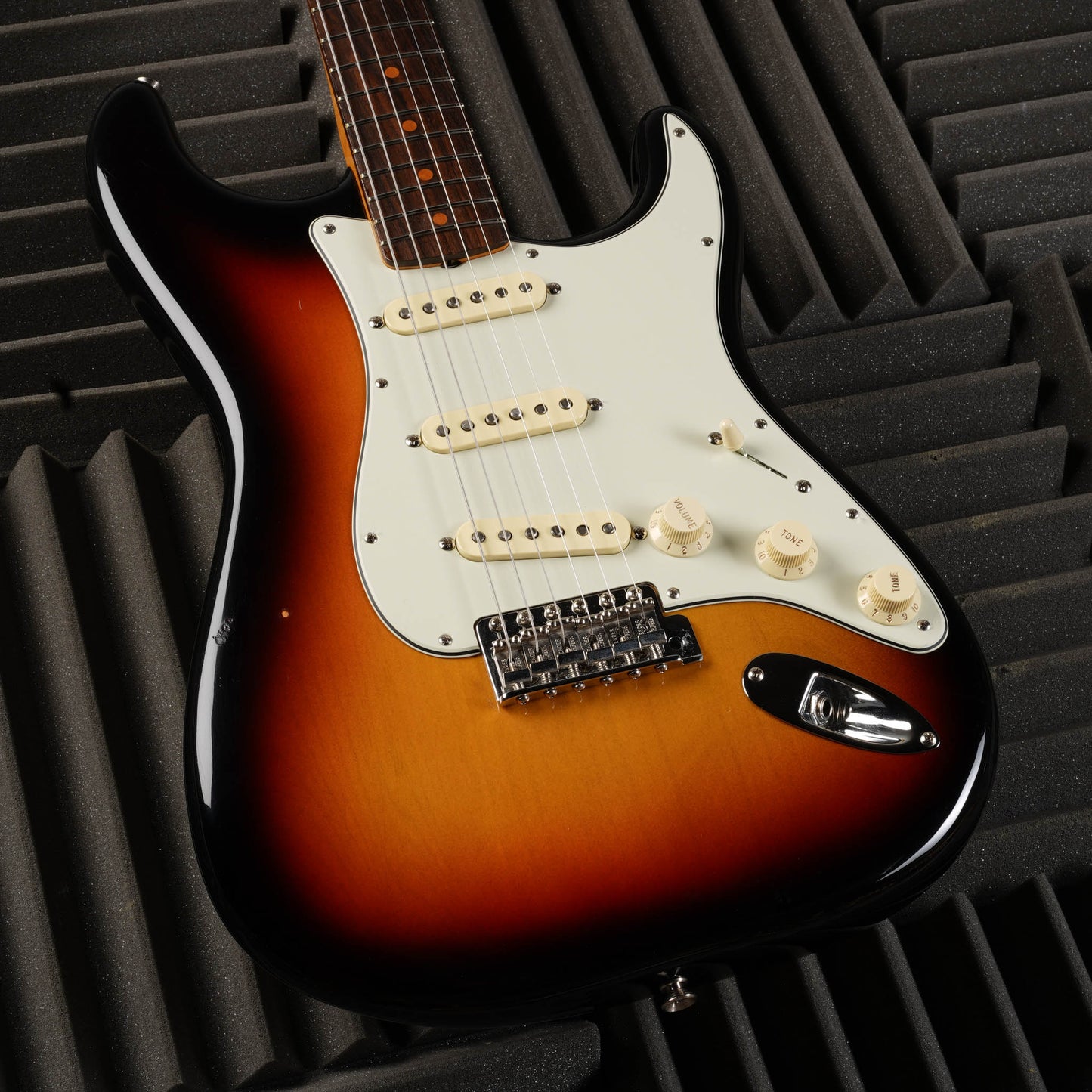 Fender American Vintage II '61 Stratocaster 2023 - 3-Color Sunburst